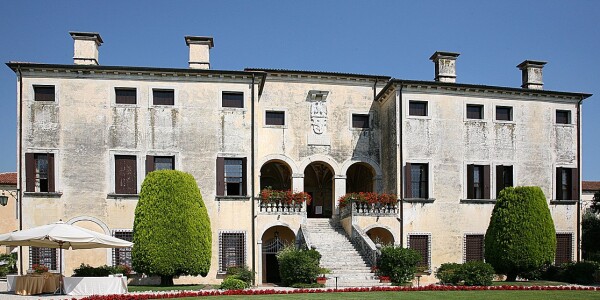 1116px-villagodi_2007_07_07_01_retouched