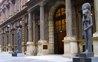 1034px-museo_egizio_e_galleria_sabauda_torino