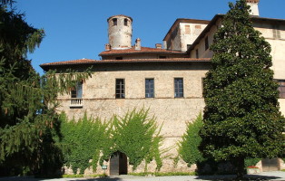960px-saluzzo-castello_della_manta
