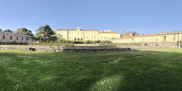 1280px-reggia_di_portici_-_panorama