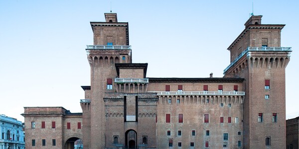1080px-il_castello_estense_di_ferrara