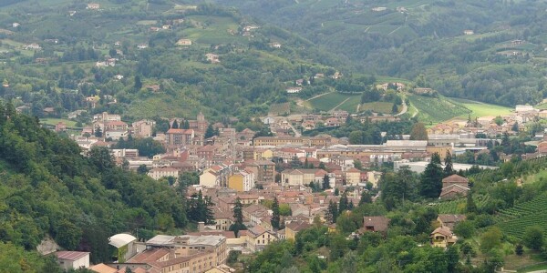 960px-canelli-panorama