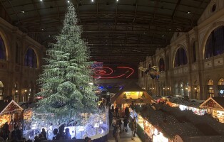 960px-zurich_christmas-market_at_the_train_station