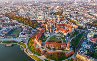 1280px-zamek_krolewski_na_wawelu_1