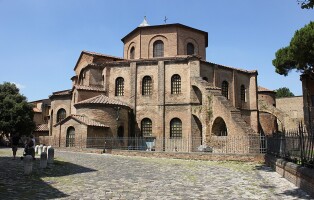 960px-basilica_di_san_vitale_ravenna_italia_1