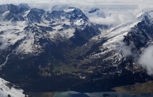 1280px-val_fex_from_piz_lagrev